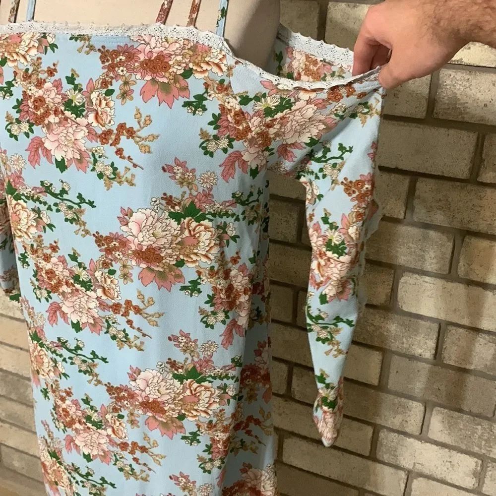 3for$20 long blouse medium - Picture 2 of 5